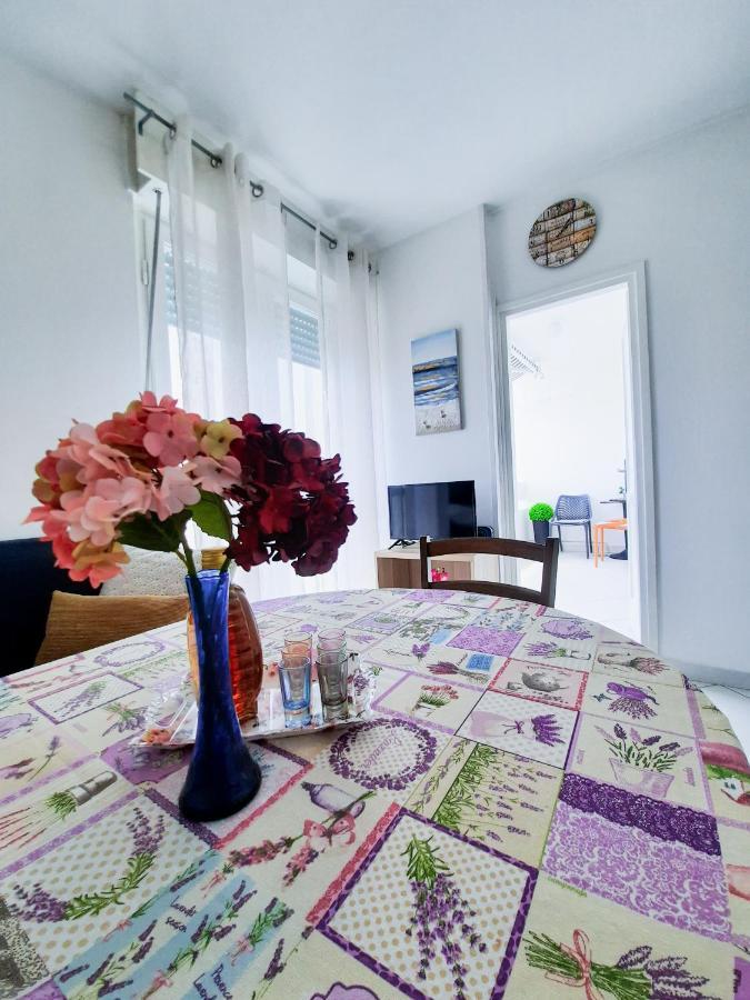 Apartment Lola Spalato Esterno foto
